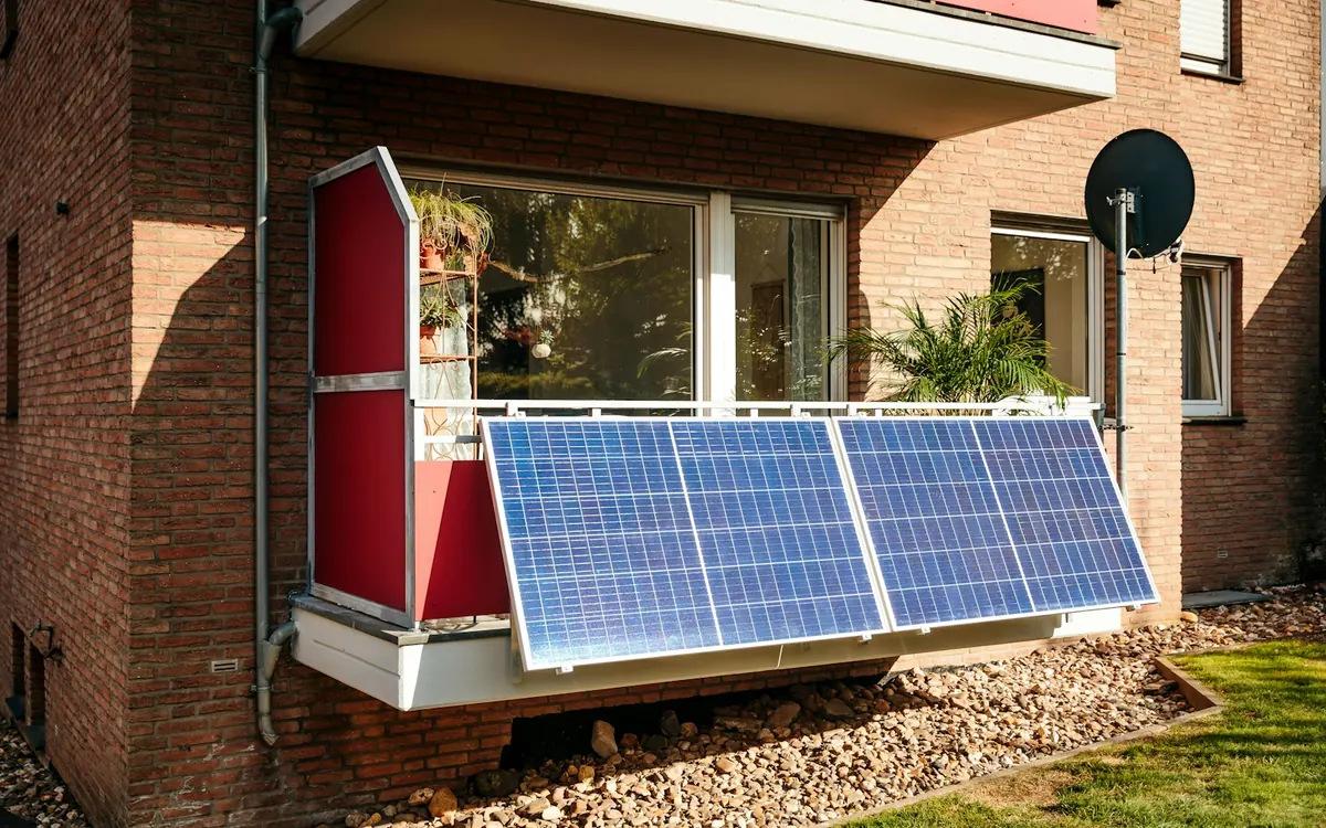 Placas solares de balcon: opiniones, precio y cuando compensan